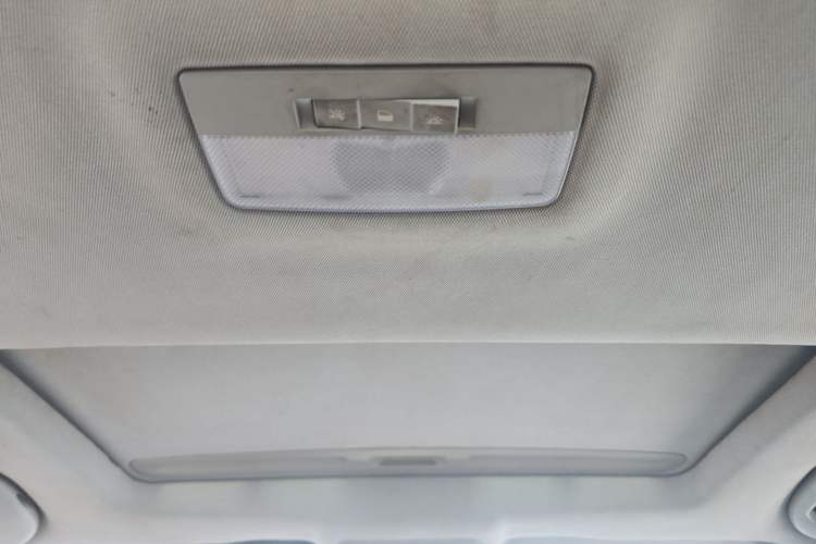 Used Chevrolet Cruze 2013 1.6L SL Grand Edition Manual Transmission Headliner
