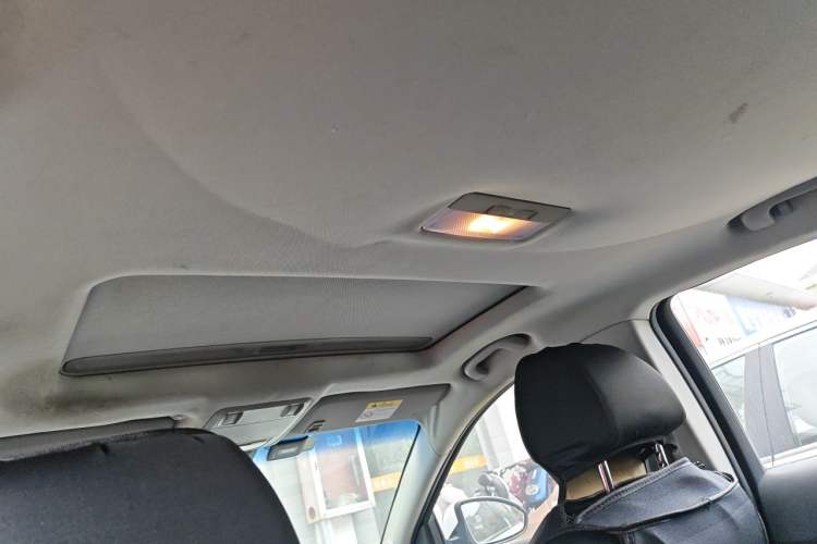 Used Chevrolet Cruze 2013 1.6L SE MT Headliner