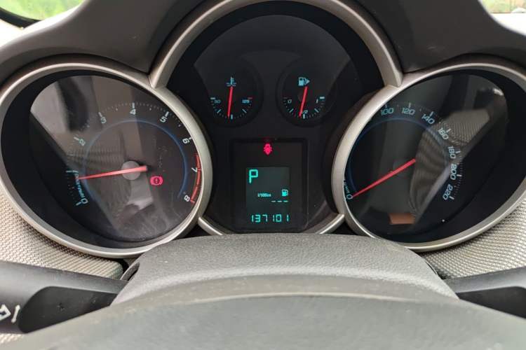Used Chevrolet Cruze 2013 1.8L SE AT Instrument Cluster