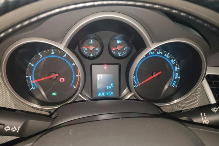Used Chevrolet Cruze 2013 1.8L SE AT Instrument Cluster