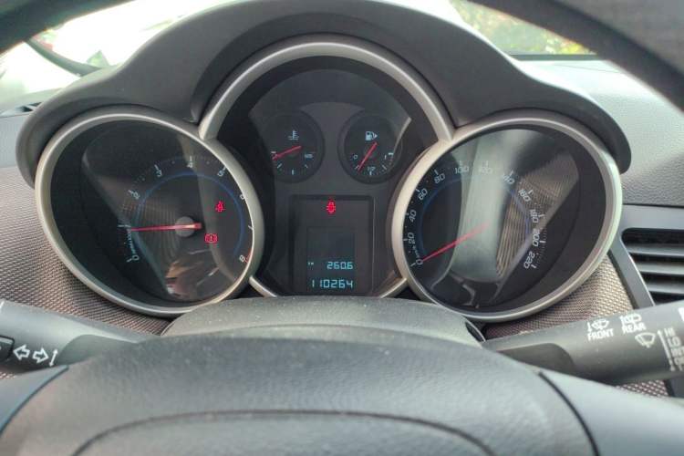 Used Chevrolet Cruze 2013 Hatchback 1.6L Manual Luxury Model Instrument Cluster