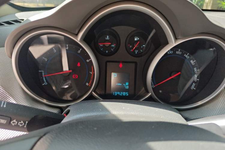 Used Chevrolet Cruze 2013 1.8L SE AT Instrument Cluster