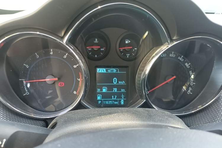 Used Chevrolet Cruze 2013 Hatchback 1.6T Automatic Flagship Model Instrument Cluster