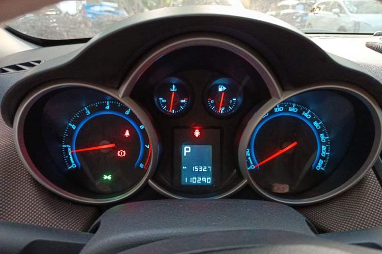 Used Chevrolet Cruze 2013 Hatchback 1.6L Automatic Luxury Model Instrument Cluster