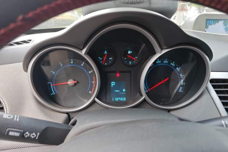 Used Chevrolet Cruze 2013 1.8L SE AT Instrument Cluster