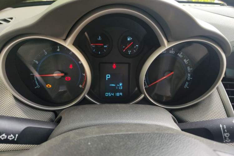 Used Chevrolet Cruze 2013 1.8L SE AT Instrument Cluster