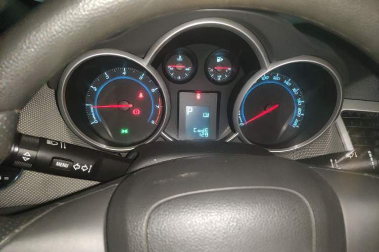 Used Chevrolet Cruze 2013 1.6L SE AT Instrument Cluster