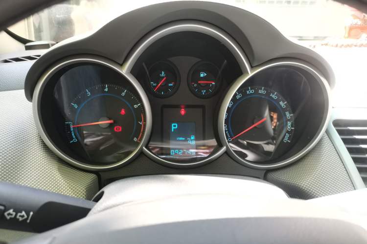 Used Chevrolet Cruze 2013 1.8L SE AT Instrument Cluster