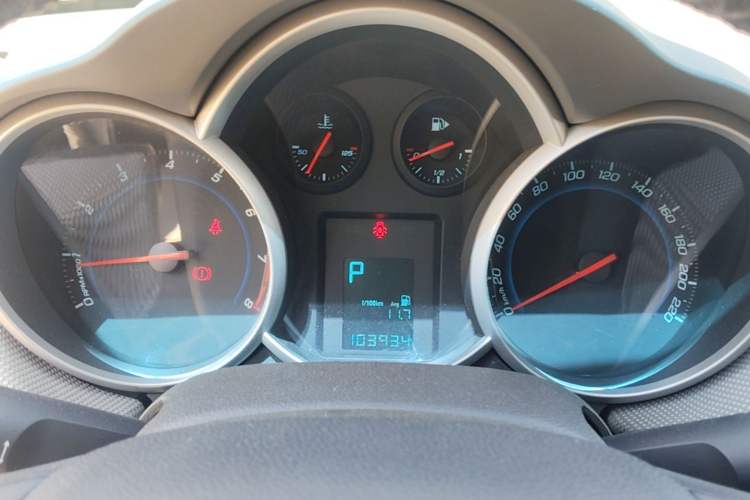 Used Chevrolet Cruze 2013 1.6L SE AT Instrument Cluster