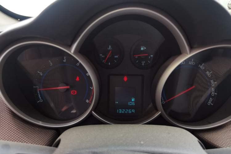 Used Chevrolet Cruze 2013 Hatchback 1.6L Manual Luxury Model Instrument Cluster