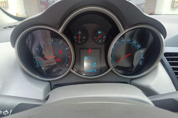 Used Chevrolet Cruze 2013 1.8L SE AT Instrument Cluster