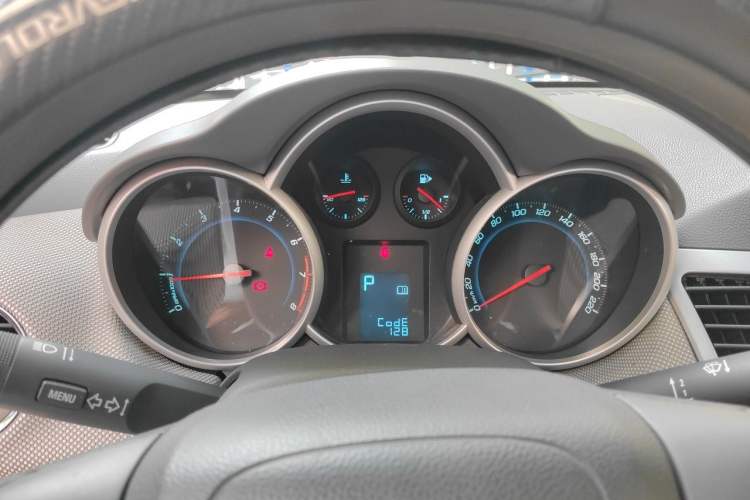Used Chevrolet Cruze 2013 1.8L SE AT Instrument Cluster