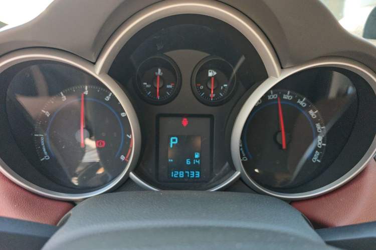 Used Chevrolet Cruze 2013 1.8L SE AT Instrument Cluster