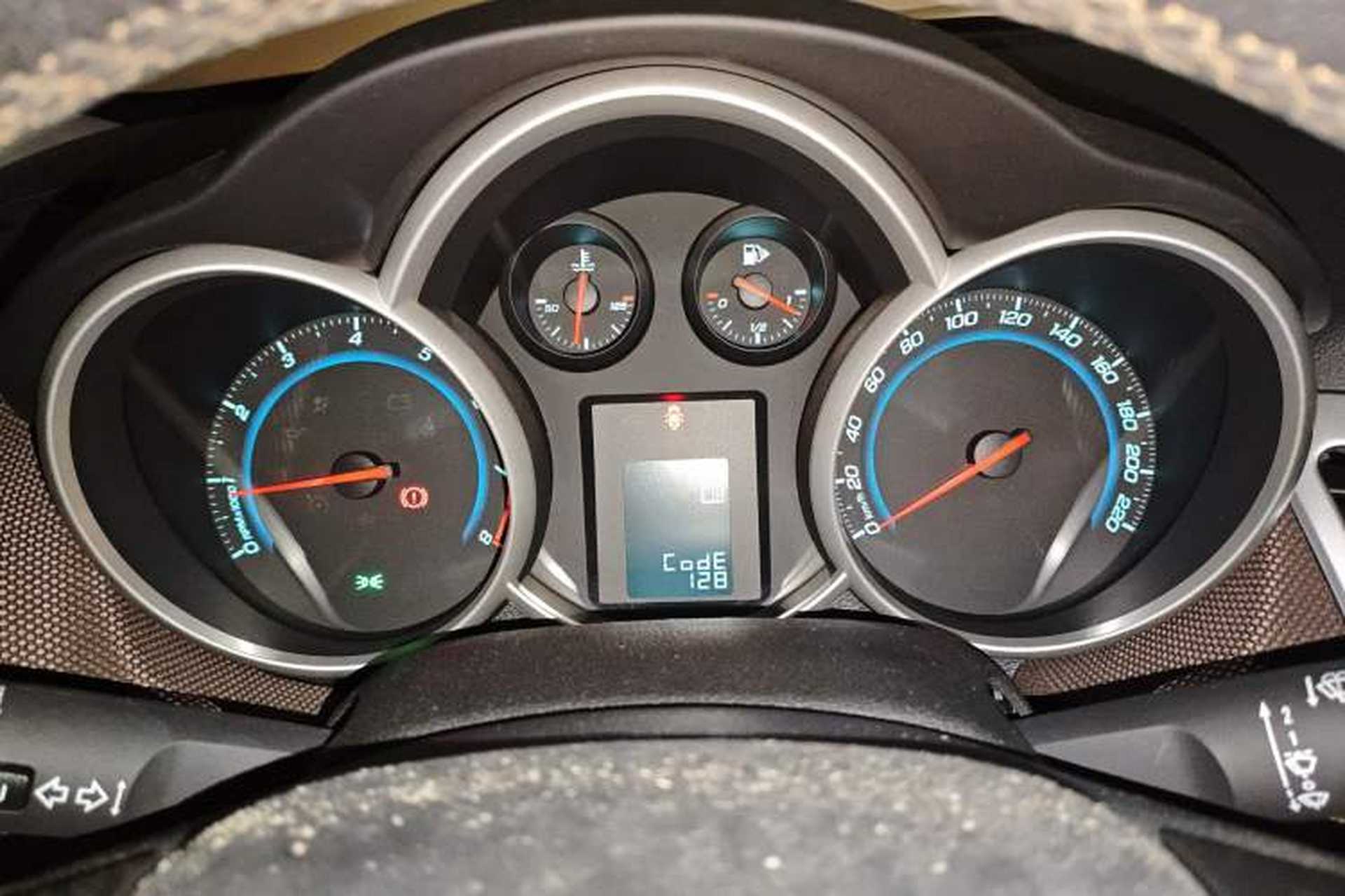Used Chevrolet Cruze 2013 Hatchback 1.6L Manual Luxury Model Instrument Cluster