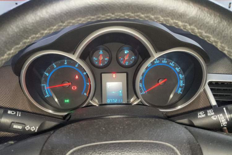 Used Chevrolet Cruze 2013 Hatchback 1.6L Automatic Luxury Model Instrument Cluster
