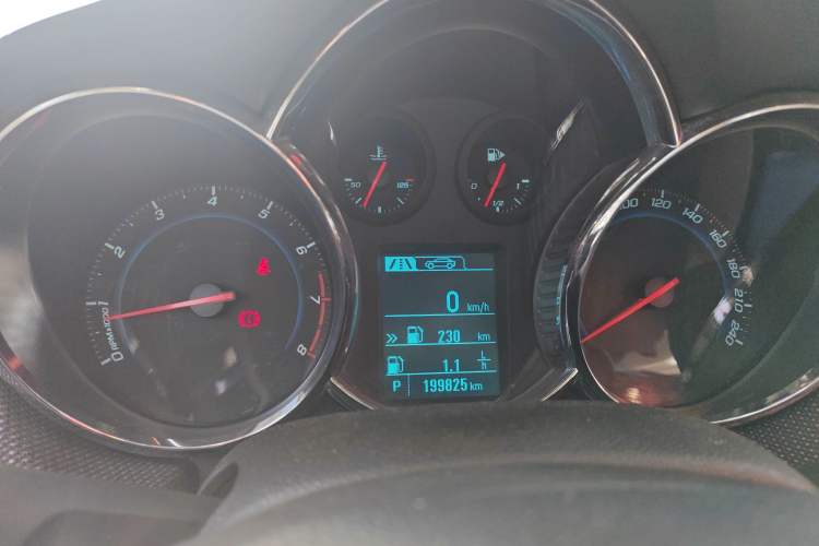 Used Chevrolet Cruze 2013 Hatchback 1.6T Automatic Flagship Model Instrument Cluster