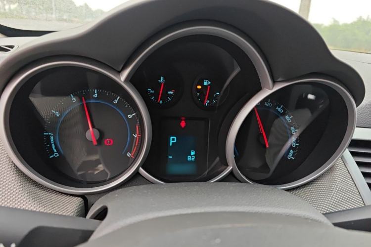 Used Chevrolet Cruze 2013 1.8L SE AT Instrument Cluster