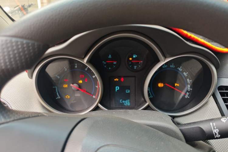 Used Chevrolet Cruze 2013 1.8L SE AT Instrument Cluster