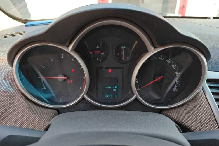 Used Chevrolet Cruze 2013 Hatchback 1.6L Manual Luxury Model Instrument Cluster
