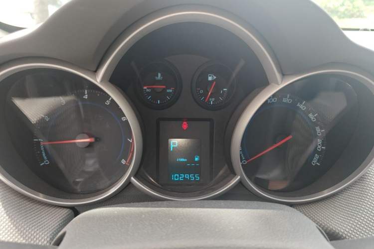 Used Chevrolet Cruze 2013 1.8L SE AT Instrument Cluster