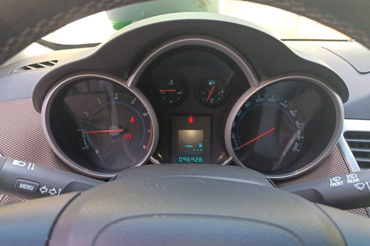 Used Chevrolet Cruze 2013 Hatchback 1.6L Manual Luxury Model Instrument Cluster