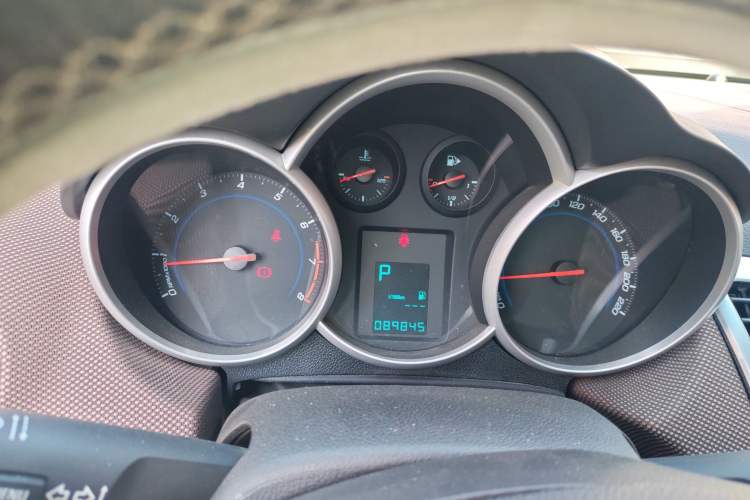 Used Chevrolet Cruze 2013 Hatchback 1.6L Automatic Luxury Model Instrument Cluster