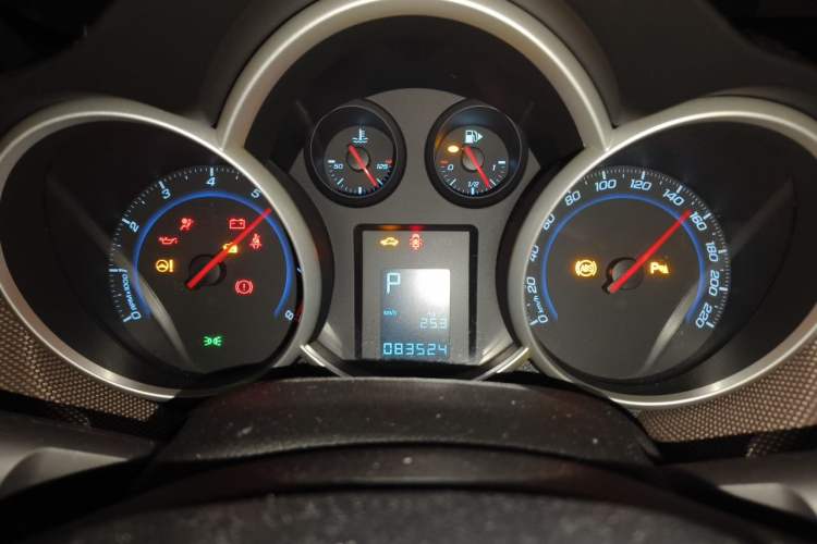 Used Chevrolet Cruze 2013 Hatchback 1.6L Automatic Luxury Model Instrument Cluster