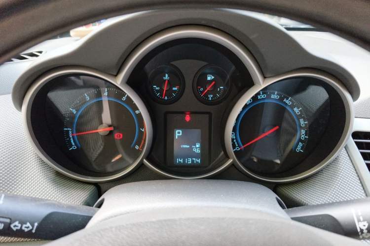 Used Chevrolet Cruze 2013 1.8L SE AT Instrument Cluster