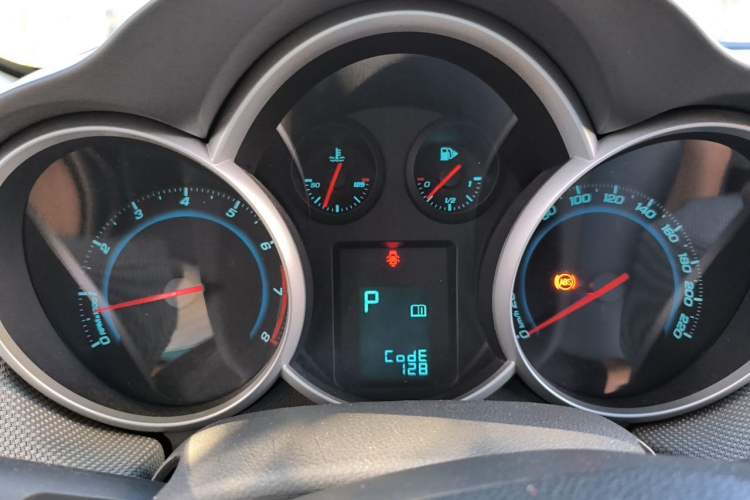 Used Chevrolet Cruze 2013 1.8L SE AT Instrument Cluster
