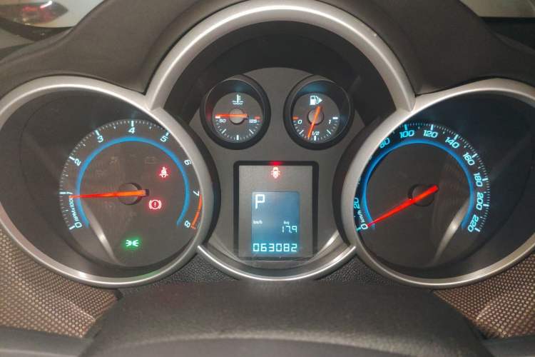 Used Chevrolet Cruze 2013 Hatchback 1.6L Automatic Luxury Model Instrument Cluster