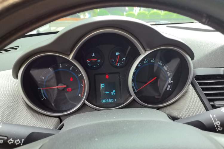 Used Chevrolet Cruze 2013 1.6L SE AT Instrument Cluster