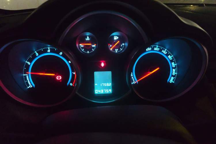 Used Chevrolet Cruze 2013 1.6L SL Sunroof Edition MT Instrument Cluster