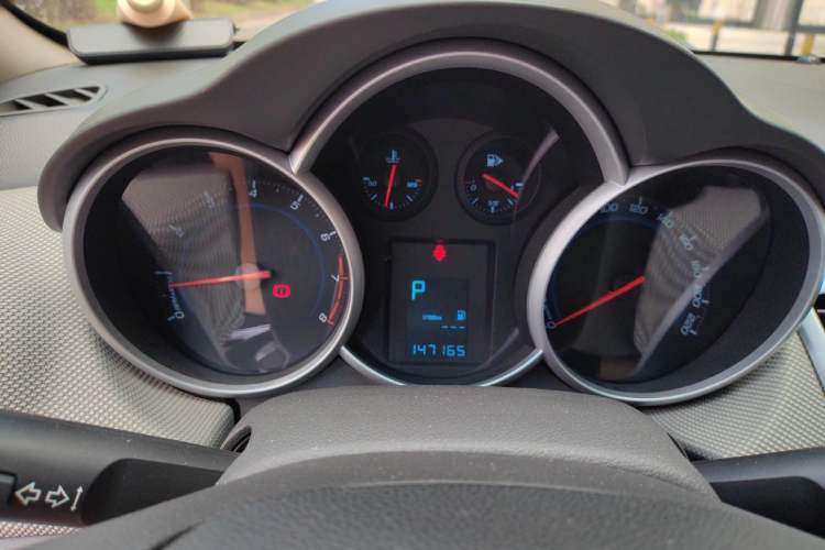 Used Chevrolet Cruze 2013 1.8L SE AT Instrument Cluster