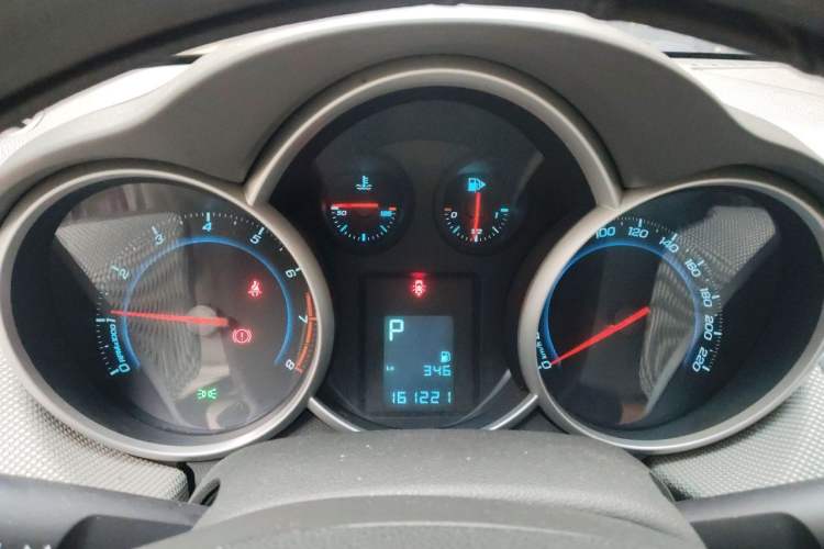 Used Chevrolet Cruze 2013 1.8L SE AT Instrument Cluster