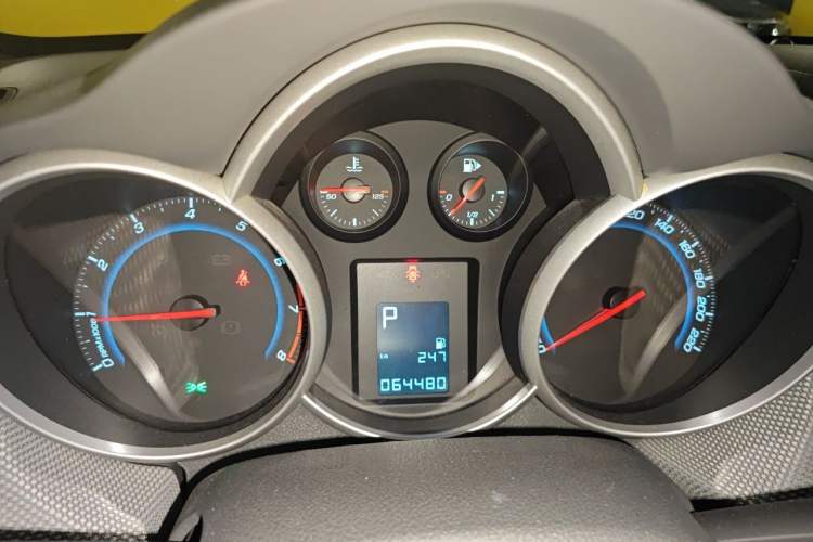 Used Chevrolet Cruze 2013 1.8L SE AT Instrument Cluster