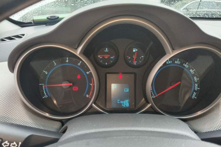 Used Chevrolet Cruze 2013 1.8L SE AT Instrument Cluster