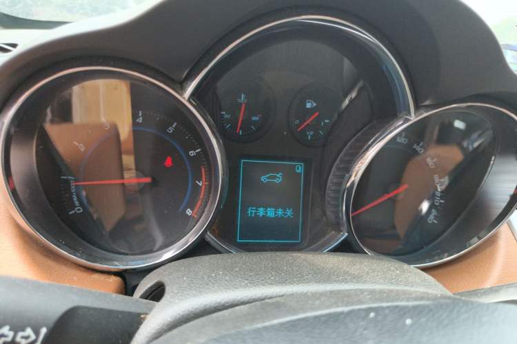 Used Chevrolet Cruze 2013 Hatchback 1.6T Automatic Flagship Model Instrument Cluster
