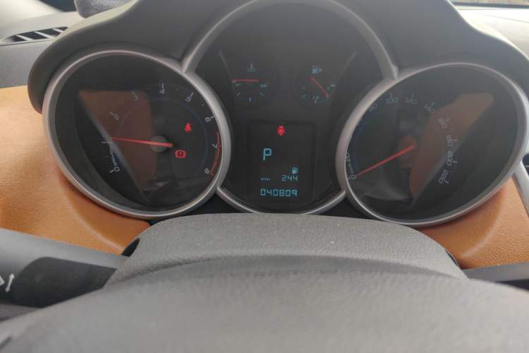 Used Chevrolet Cruze 2013 Hatchback 1.6L Automatic Luxury Model Instrument Cluster