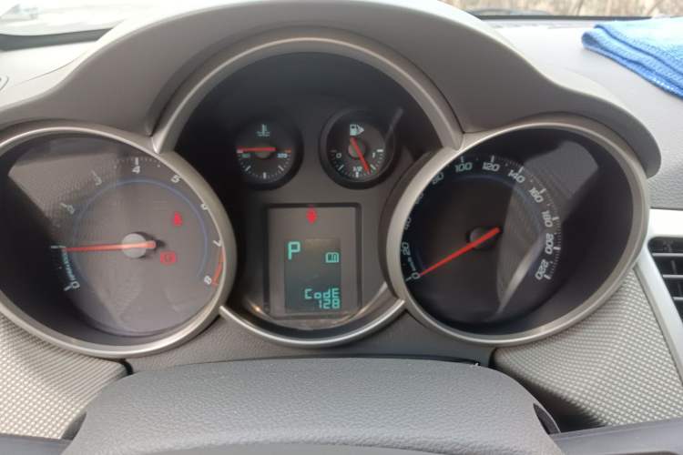 Used Chevrolet Cruze 2013 1.6L SE AT Instrument Cluster