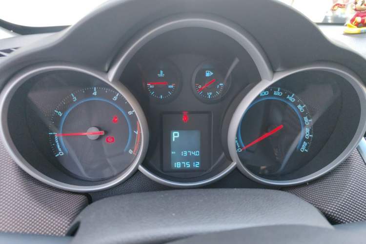 Used Chevrolet Cruze 2013 Hatchback 1.6L Automatic Luxury Model Instrument Cluster