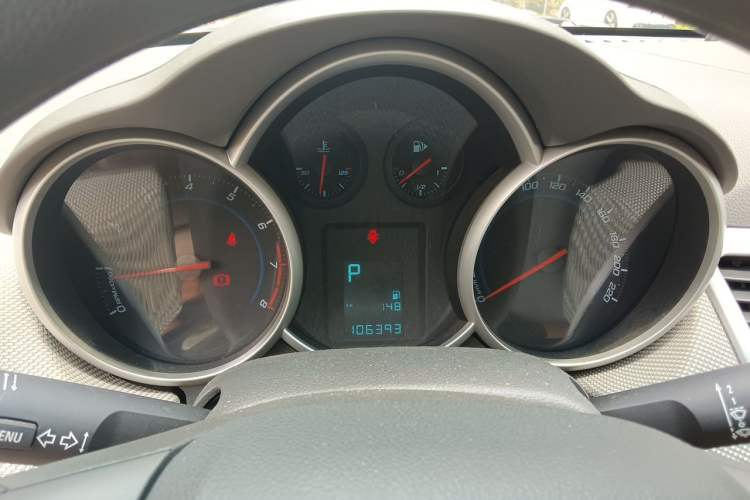 Used Chevrolet Cruze 2013 1.8L SE AT Instrument Cluster