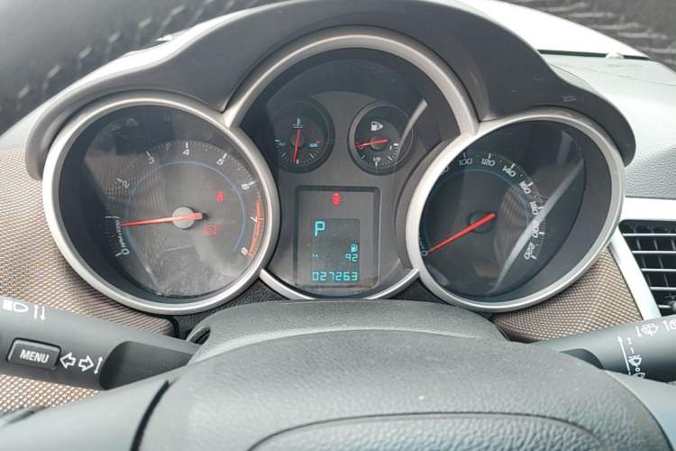 Used Chevrolet Cruze 2013 Hatchback 1.6L Automatic Luxury Model Instrument Cluster
