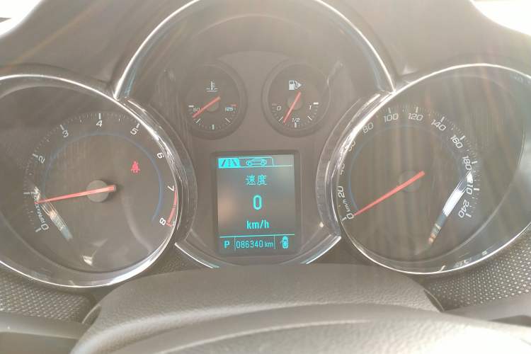 Used Chevrolet Cruze 2013 Hatchback 1.6T Automatic Flagship Model Instrument Cluster