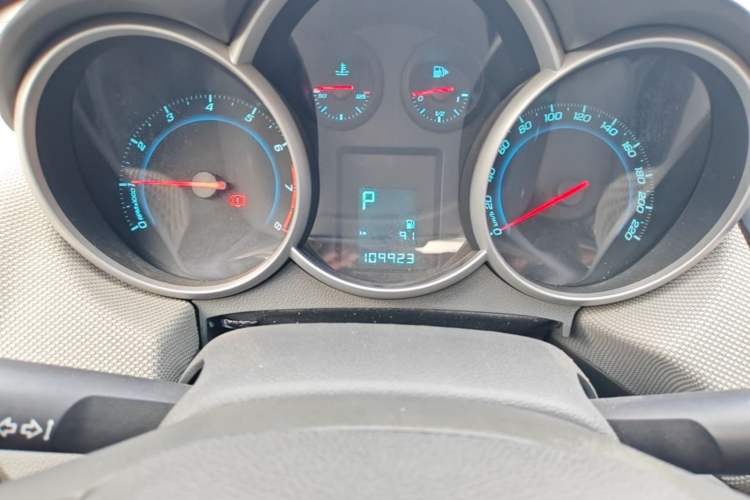 Used Chevrolet Cruze 2013 1.8L SE AT Instrument Cluster