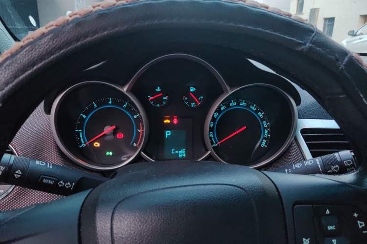 Used Chevrolet Cruze 2013 Hatchback 1.6L Automatic Luxury Model Instrument Cluster