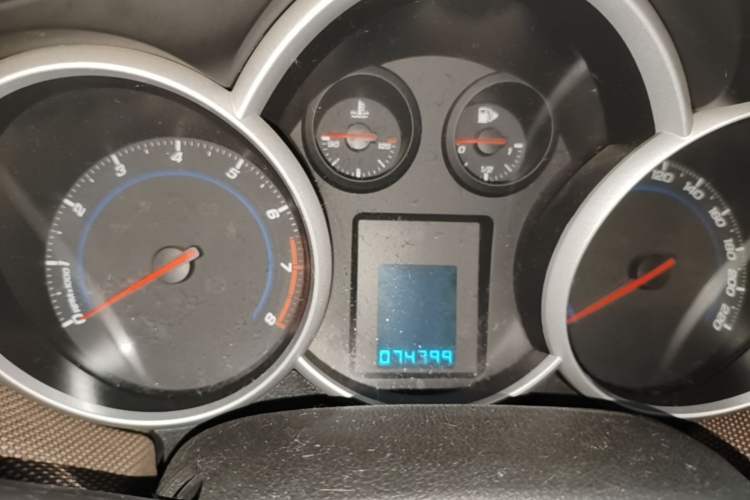 Used Chevrolet Cruze 2013 Hatchback 1.6L Manual Luxury Model Instrument Cluster
