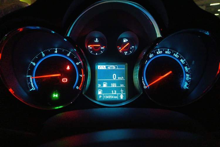 Used Chevrolet Cruze 2013 Hatchback 1.6T Automatic Flagship Model Instrument Cluster