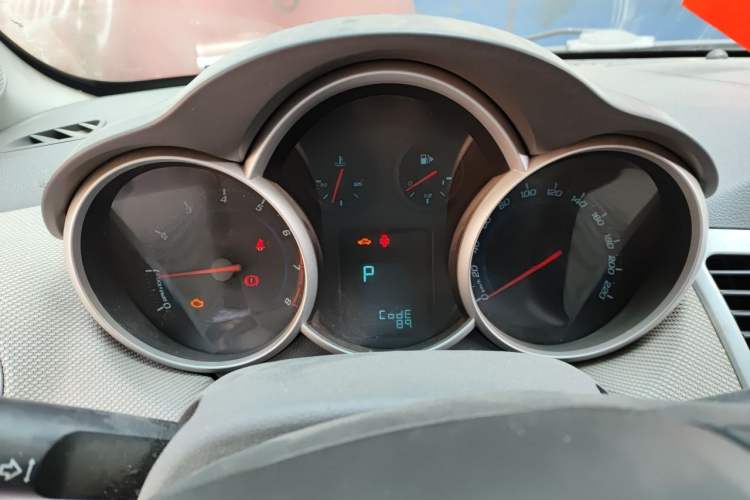 Used Chevrolet Cruze 2013 1.8L SE AT Instrument Cluster