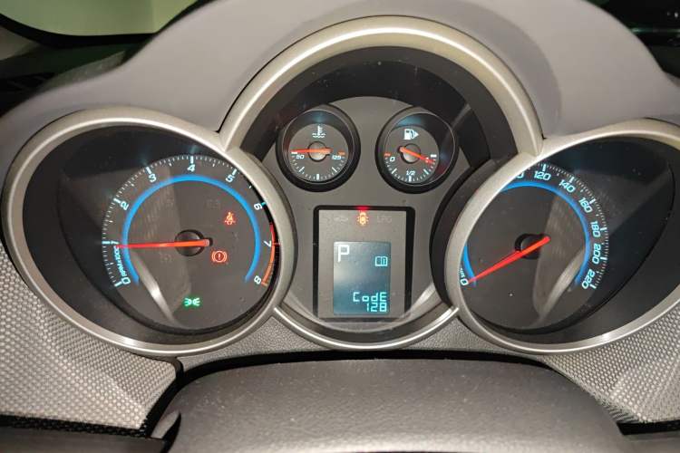 Used Chevrolet Cruze 2013 1.6L SE AT Instrument Cluster