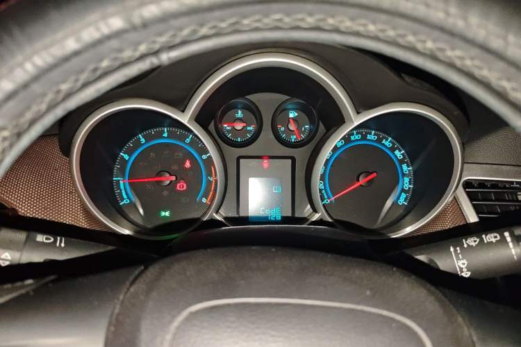 Used Chevrolet Cruze 2013 Hatchback 1.6L Automatic Luxury Model Instrument Cluster